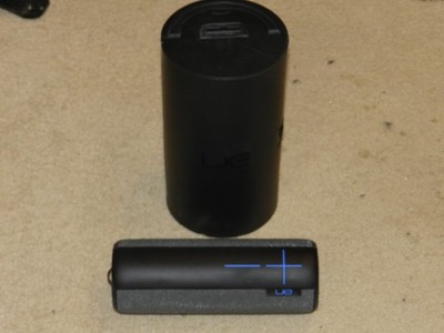 Ultimate Ears UE Megaboom S-00147 Wireless Bluetooth Speaker W/CASE TESTED WORKS