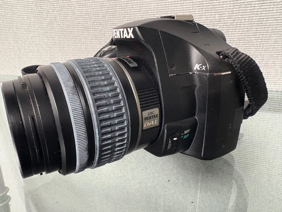Pentax K-x 12MP digital camera W/Lenses, Media, Case, Manual and Pentax Strap - Image 3 of 4