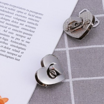  2 Stück herzförmiges Twist Lock Ornament DIY Metall Open-Close Zubehör für