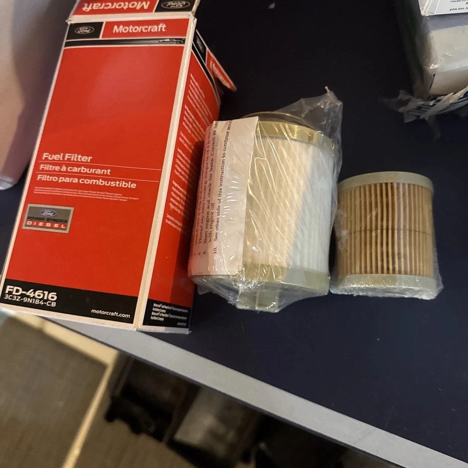 Kit de filtro de combustible Motorcraft FD-4616 OEM para Ford F250 2017-2019 F350 F450 F550 Foto 2 de 3