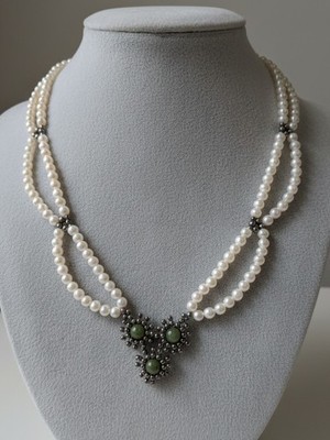 Mallorca Perlenkette drapiert Renaissance Vintage Steine Jade grün
