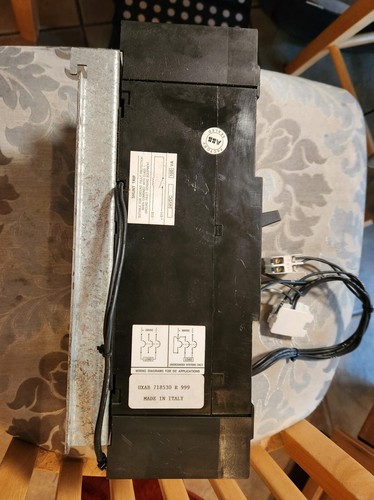 ABB SP-9954 3 Pole 300 Amp 600VAC Type JS Circuit Breaker w/ Aux and Shunt - Picture 6 of 12