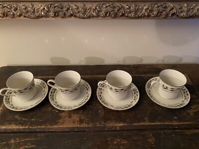 4 Potter Smith Holly Cups & Saucers Never Used