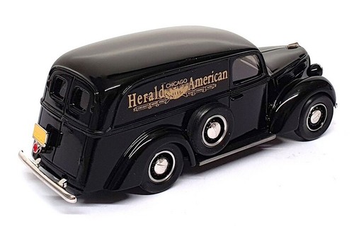Durham Classics 1/43 Scale DCL04B - 1939 Ford Panel Van Chicago Herald American - Picture 2 of 5