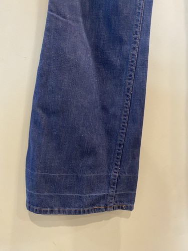 VINTAGE LEVI'S "LEVI'S FOR GALS" BIG E BELL BOTTOM LIGHTWEIGHT JEANS- 28 IN. - Picture 6 of 12