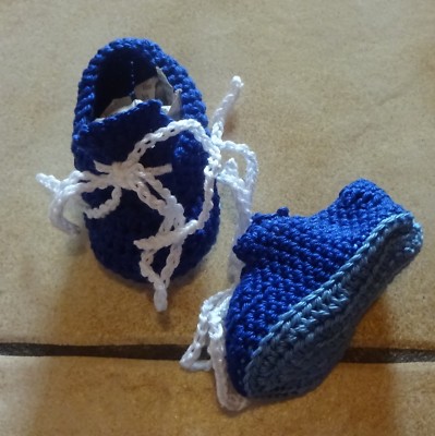 Babyschuhe blau handgehäkelt aus Baumwolle für Frühling/Sommer