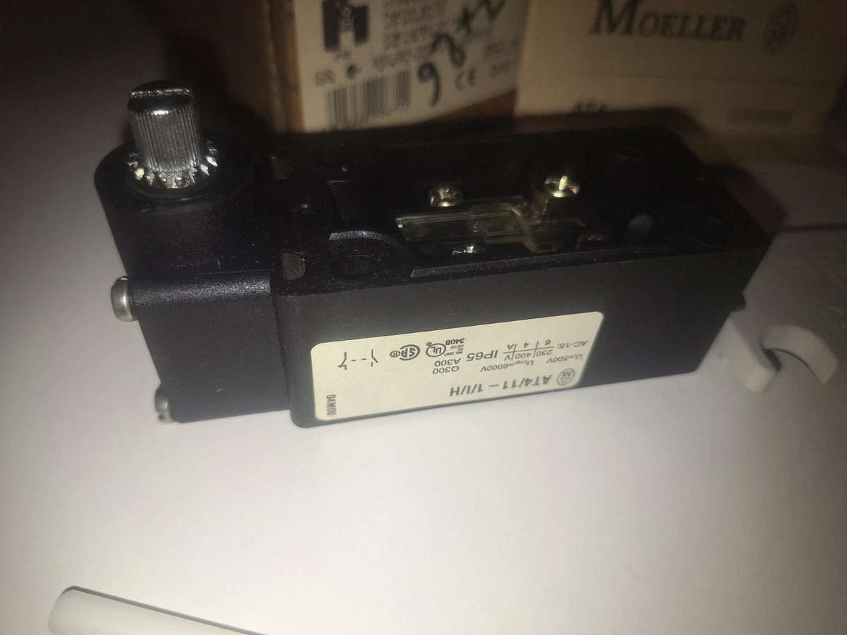 NEW GENUINE MOELLER AT4/11-1/I/H POSITION SWITCH