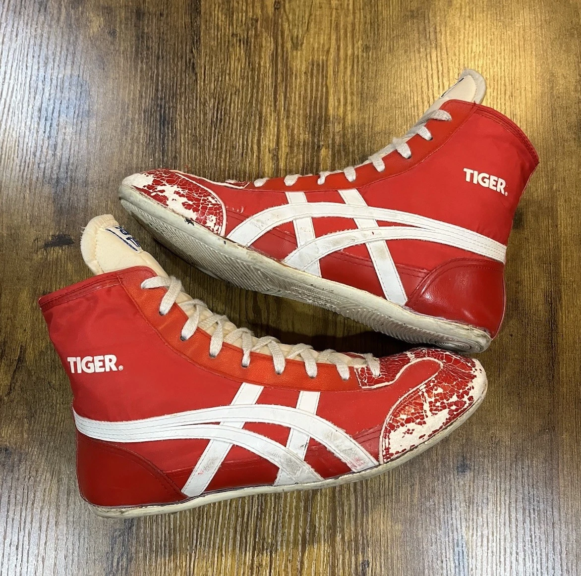 Preços baixos em Tênis de Luta ASICS Tiger | eBay