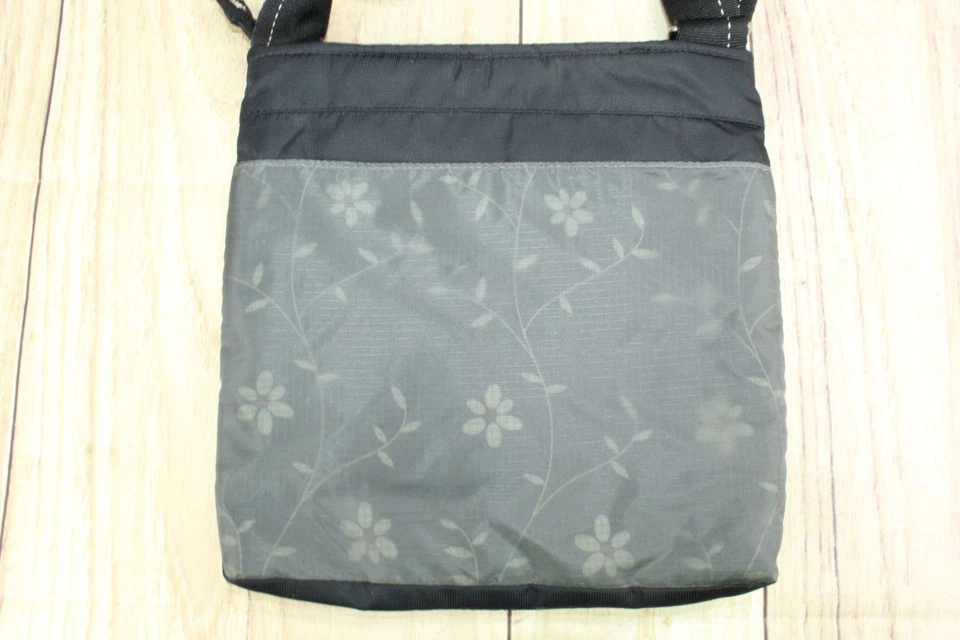 Bolsa carteiro Sherpani feminina Jag LE tiracolo náilon preta - Imagem 3 de 4