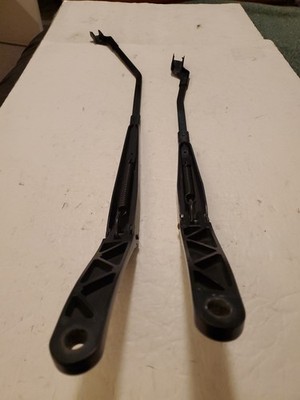 2011-2019 Ford Fiesta LEFT & RIGHT WINDSHIELD WIPER ARMS OEM 