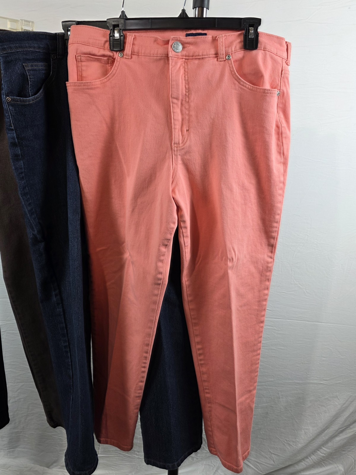 Four Gloria Vanderbilt Amanda & Basic  Editio Str… - image 5