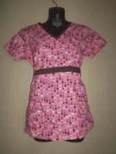 UA SCRUBS VALENTINES DAY PINK BROWN HEARTS STARS VNECK MEDICAL WORK SHIRT TOP XS