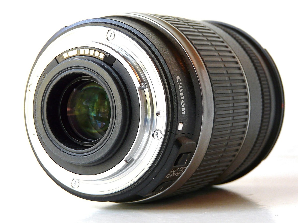CANON EF-S 18-200mm f/3.5-5.6 IS Standard Zoom Lens for