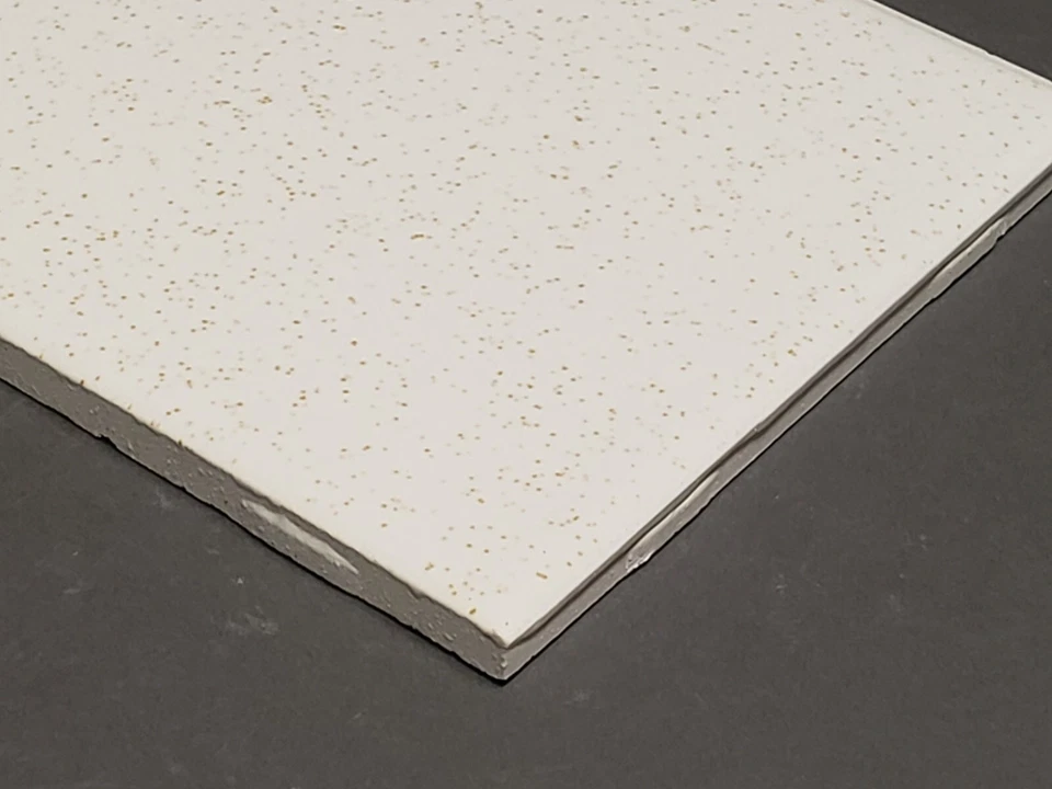 Antigo 1 AO Telha Cerâmica LARGA Branca com Manchas Douradas Retângulo 4 1/4" X 6" Brilhante Novo na caixa - Imagem 2 de 3