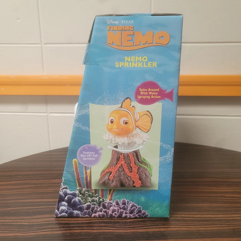 Juguete aspersor Finding Nemo coleccionable Disney Pixar 2004 nuevo en caja nuevo de colección Foto 3 de 4