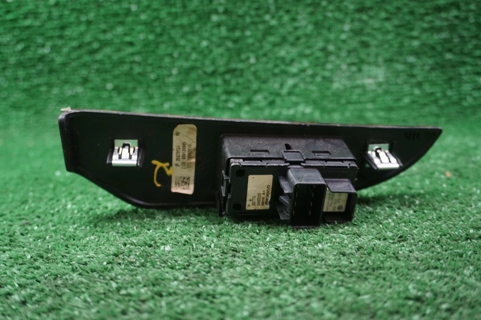 Interruptor de ventana GMC Yukon 2011 lado del pasajero derecho OEM Foto 3 de 4