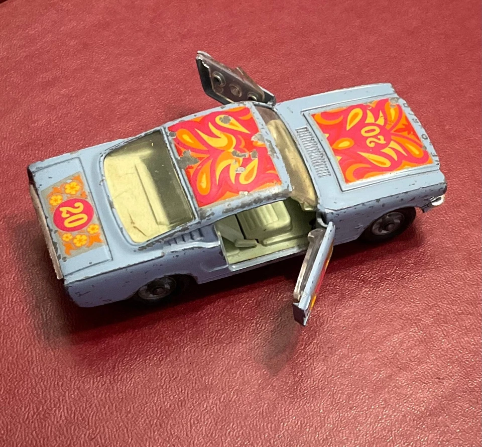 Ford Mustang 1968 Corgi Toys Gran Bretaña 'arte pop' Flower Power #348 Foto 3 de 4