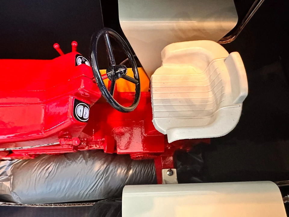 1965 Case IH RARE VINTAGE Farmall 1206 1/8 Scale Signature Series Diesel Tractor - Image 4 of 4