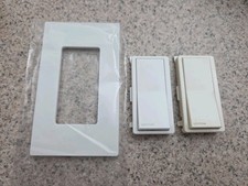 Leviton DECORA 80301 screwless WHITE switch outlet wallplate plate modern hidden