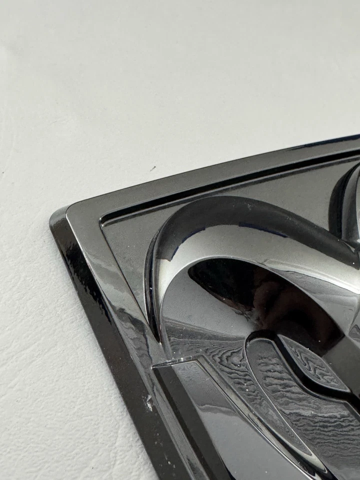 2011-2018 DODGE RAM 1500 2500 3500 TAMPA DO PORTÃO TRASEIRO EMBLEMA LOGOTIPO EMBLEMA SÍMBOLO USADO - Imagem 2 de 4