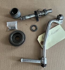 Hodaka Ace 100 904700 Kick Start Gear Roller Shaft Retainer Spring