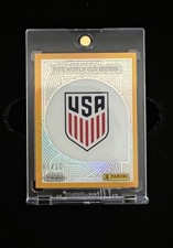 Panini Prizm 2026 FIFA World Cup Stickers Gold Prizm /10 Team USA Logo/Crest