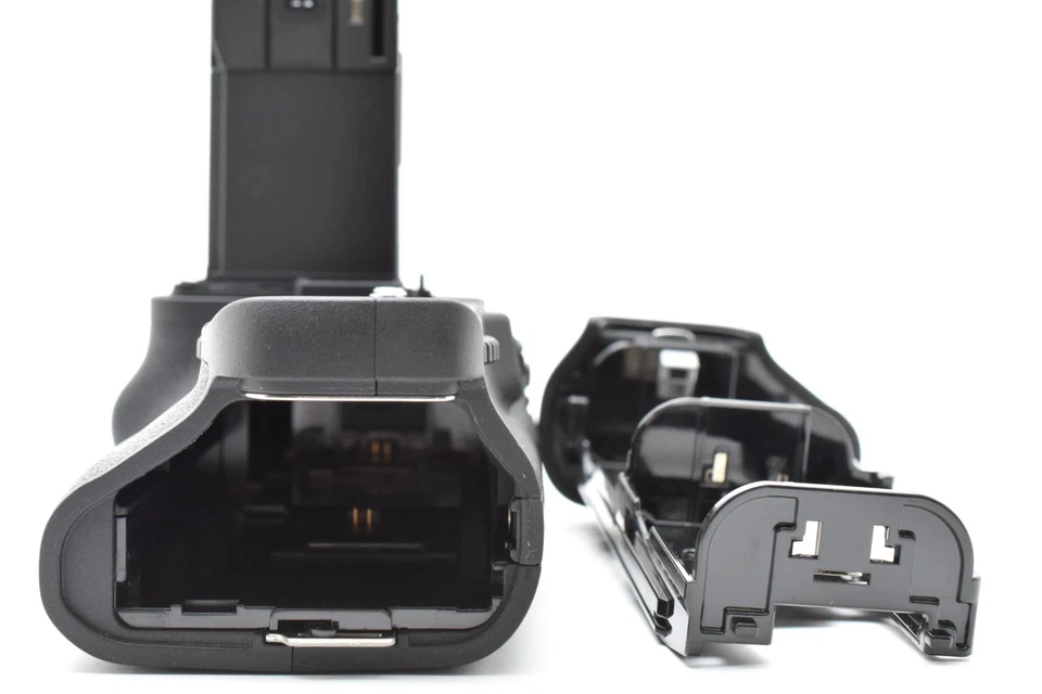 Canon BG-E20 Battery Grip for EOS 5D Mark IV  From Japan [Near Mint]  - Image 3 of 4