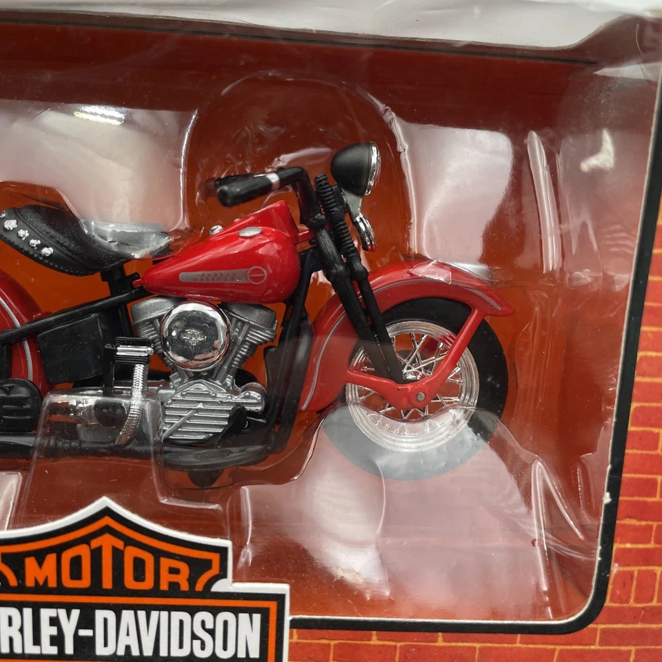 Maisto Harley Davidson 1948 FL Panhead Motorcycle 1:18 Series 5 #31360 - Image 2 of 4
