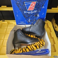 Riedell 320 Ice Skates Size 5 Wide Wilson Blades Black Figure Skating