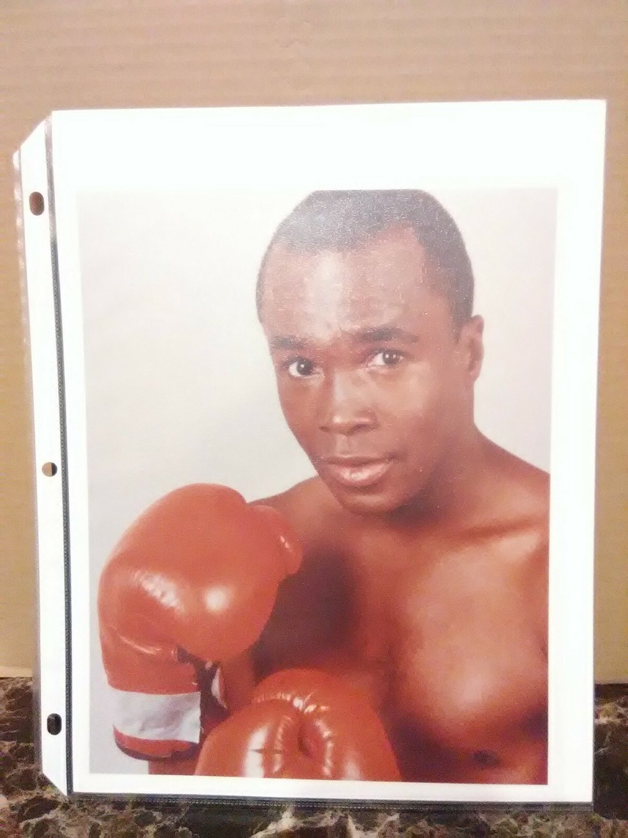 FAMOUS SUGAR RAY LEONARD BOXING 8 X 10 PICTURE GREAT FOR ANY