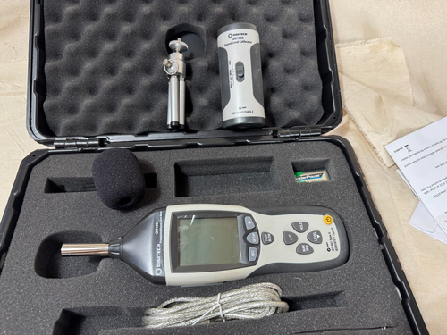 Digitech QM1592 Professional Sound Level Meter Set with Calibrator & Accessories - Picture 10 of 11