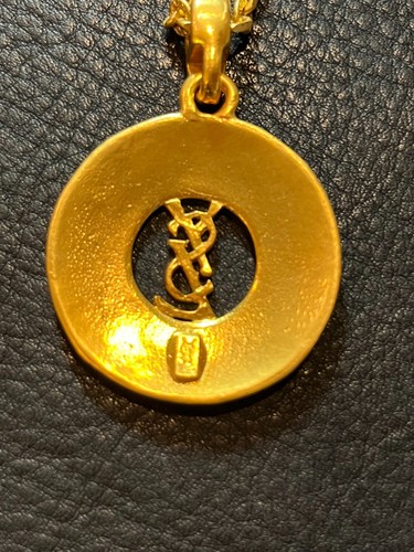 YVES SAINT LAURENT Collar Colgante AUTÉNTICO YSL Logo De Colección Raro Largo Dorado Envío gratuito 572 - Imagen 17 de 20
