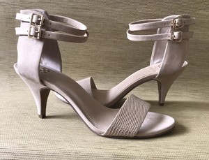 neutral low heel shoes