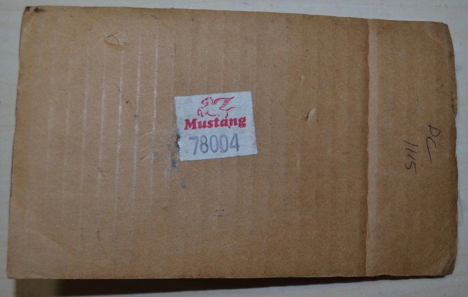 Abrazaderas de asiento de motocicleta Mustang ajuste universal #78004 NUEVO Foto 2 de 4