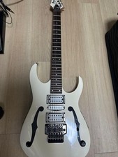 Ibanez PGM30 E-Gitarre HSH Ahorn Hals Palisander Griffbrett weiß