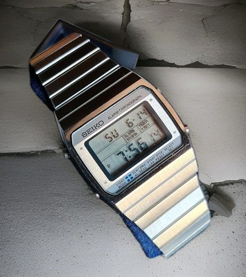 SEIKO QUARTZ A939-5010 CHRONO ALARM DIGITAL LCD DISPLAY VINTAGE.