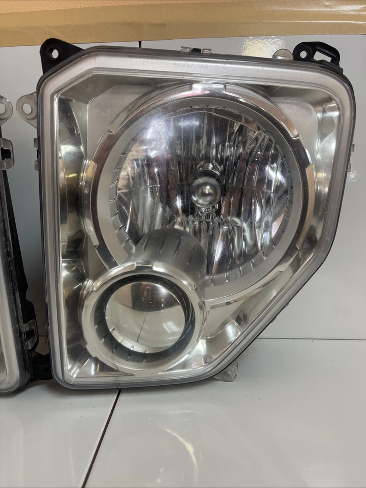 Conjunto de faros delanteros con luz antiniebla lateral derecho y derecho para Jeep Liberty 2008-2012 Foto 2 de 4