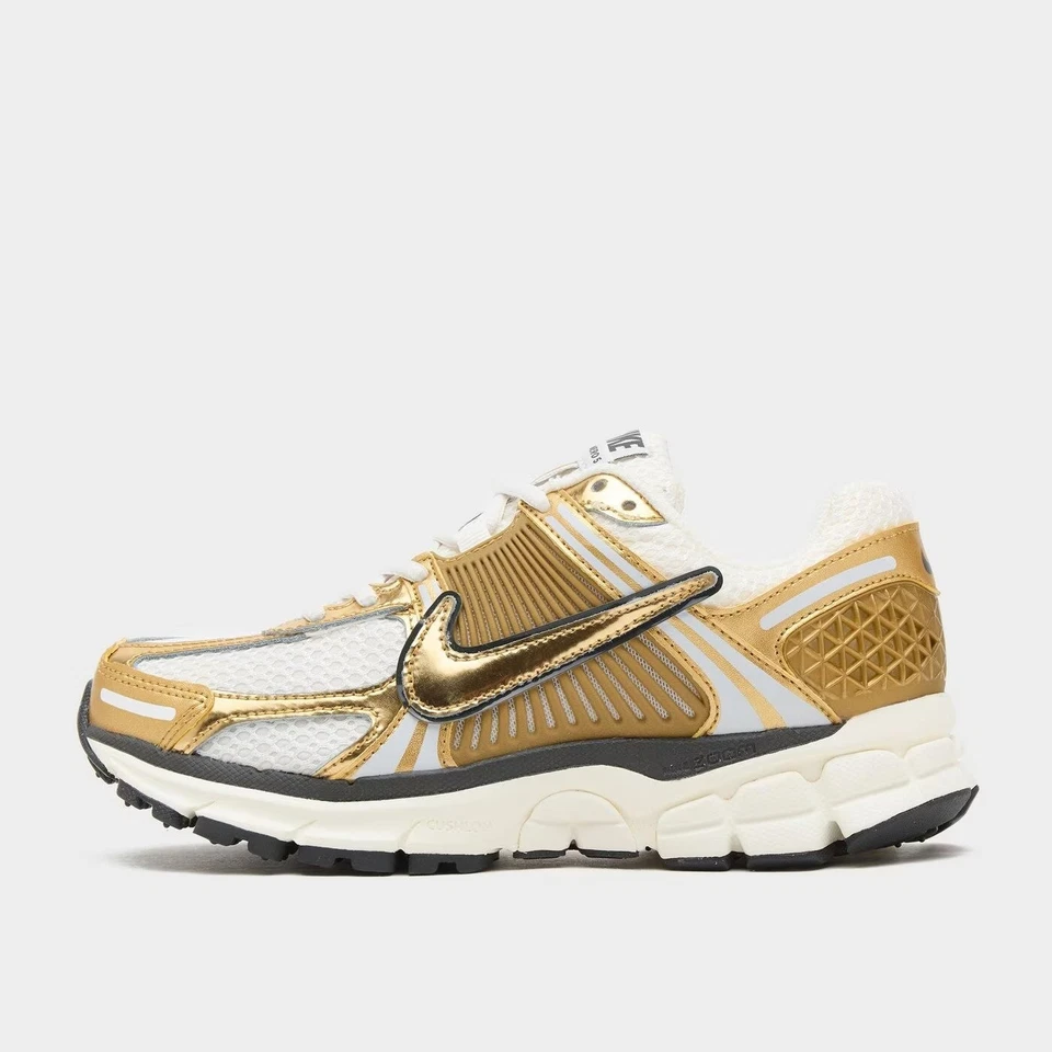HF7723-001 Nike Air Zoom Vomero 5 chaussures de sport pour femmes chaussures ... - Photo 1/1