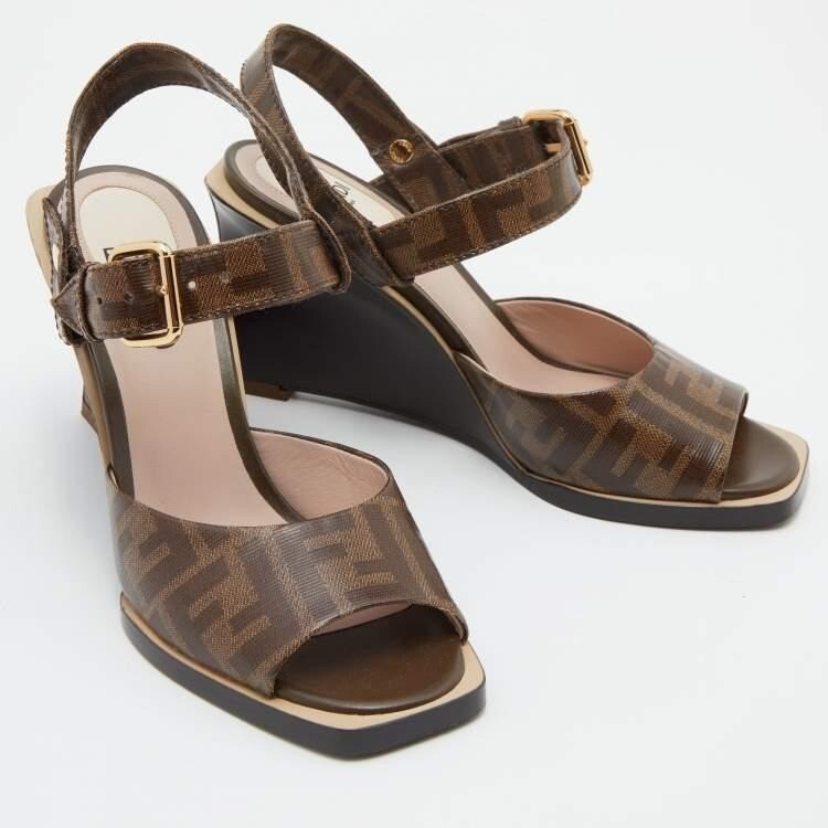 ★Fennec★ VINE POCKET BROWN FNFPK02BRF FENDI Tobacco Brown FF Zucca Logo Coated Canvas Wedge
