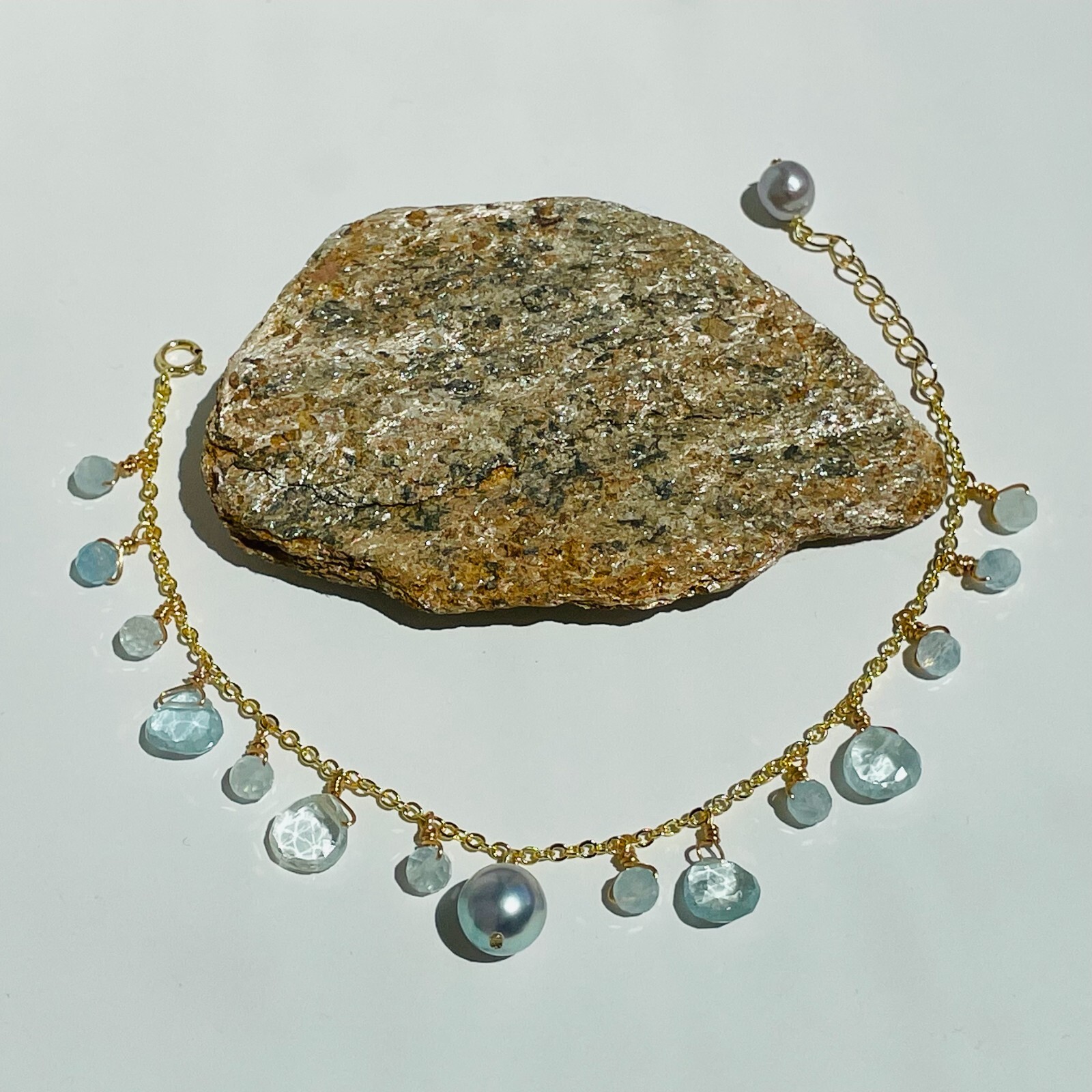 Bracelet gold filled perle Akoya du Japon et aigue-marine, le cadeau précieux idéal