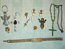 LOT OF 11 RELIGIOUS JEWELRY ITEMS PINS BRACELET NECKLACE