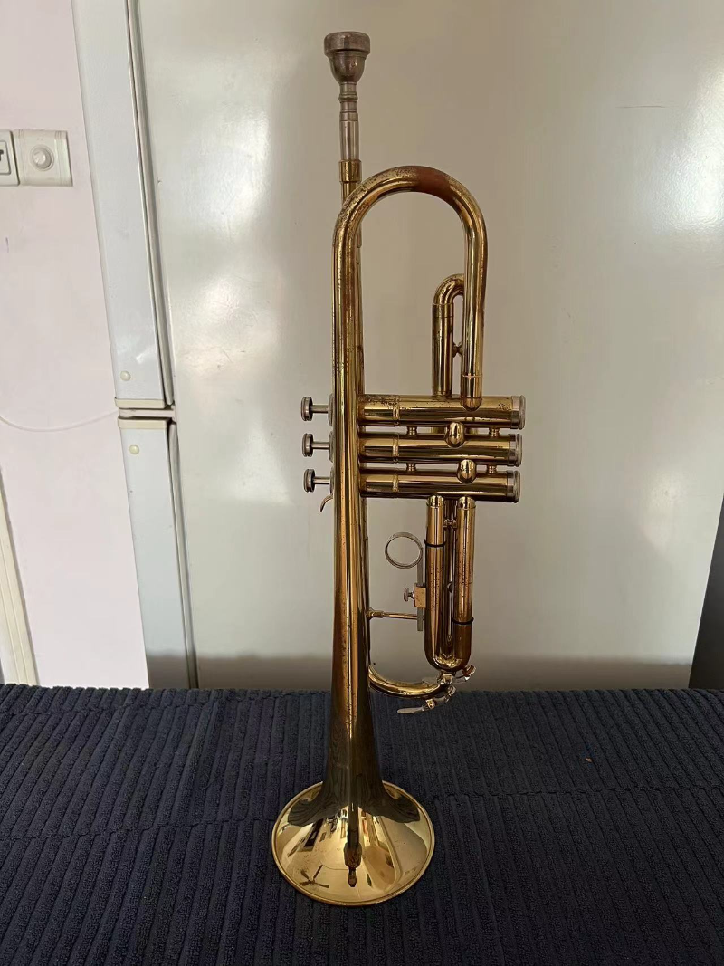 1980 Vintage Brass Trumpet Horn w/ 2 Mouthpieces & Original Carry