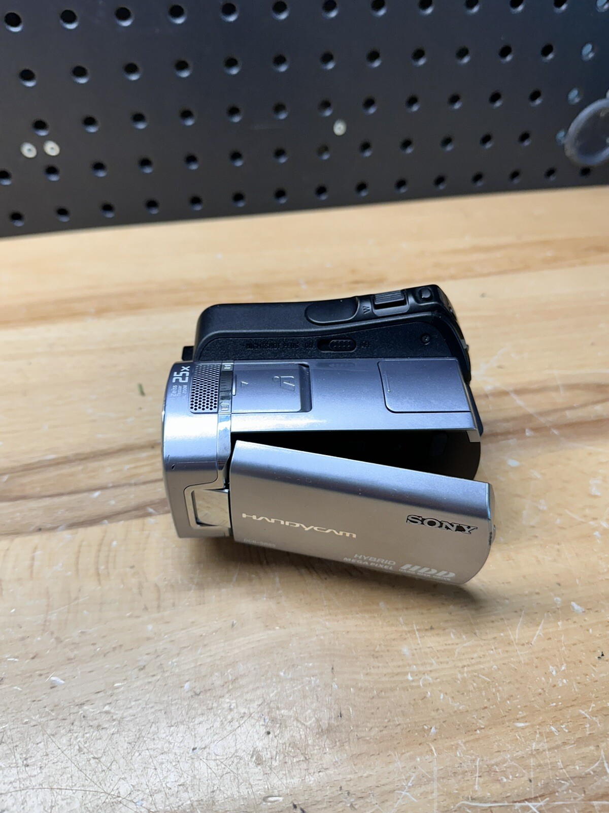 (N) SONY DCRSR85 Handycam Digital Video Camcorder 60GB Night Vision