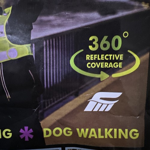 Free Move Unisex Reflective Running Vest 2 Wrist Bands & Bag Size Medium New - Picture 4 of 4