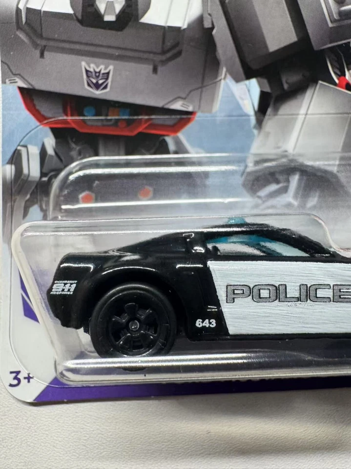 Hot Wheels Transformers Barricade Ford Mustang GT No text version - Image 2 of 4