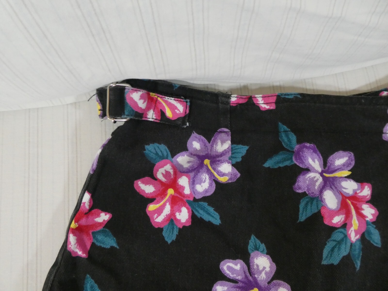 Vintage Sostanza Floral Skort Shorts Skirt Denim Size 8 NEW Black 90s Y2K L1