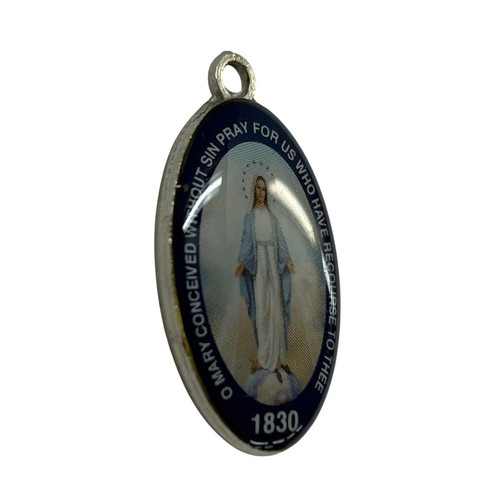 Vintage Blessed Mother Religious Medal Charm Resin 1" - Picture 3 of 4