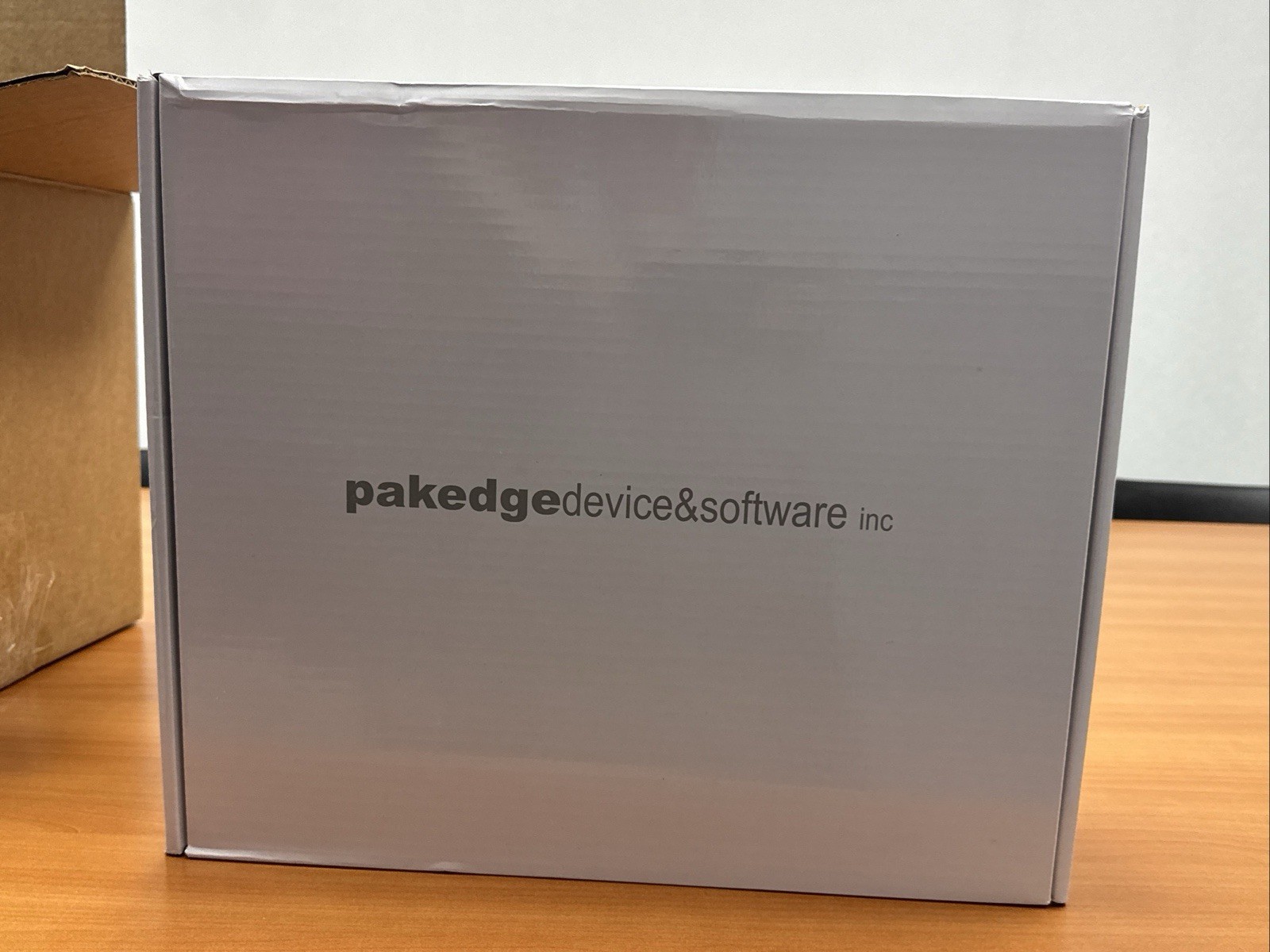 Pakedge SX-8P Managed Gigabit Switch w 8 Rear-Facing 