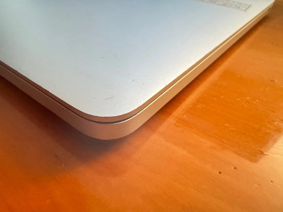 Apple MacBook Pro 13" A1708 2016 i5 8gb ram 256 SSD silver (FX 42) - Immagine 4 di 4