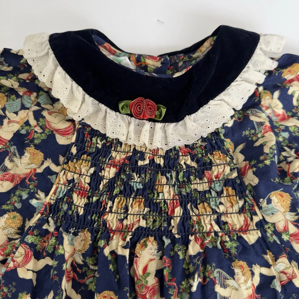 Vestido de Navidad Allison Ann 3T Estampado de Ángel Encaje Calado Dobladillo Cuello Terciopelo Foto 3 de 4